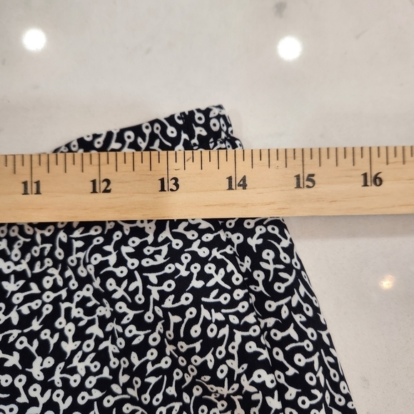 Vintage Tradition Petite Shirt and Skirt Combination Black Grey Floral Size 8P - Picture 14 of 16